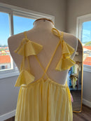 Vestido plissado amarelo